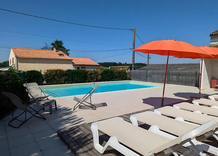 La Bonne Chauffe-col De Cygne Verrieres (Charente)